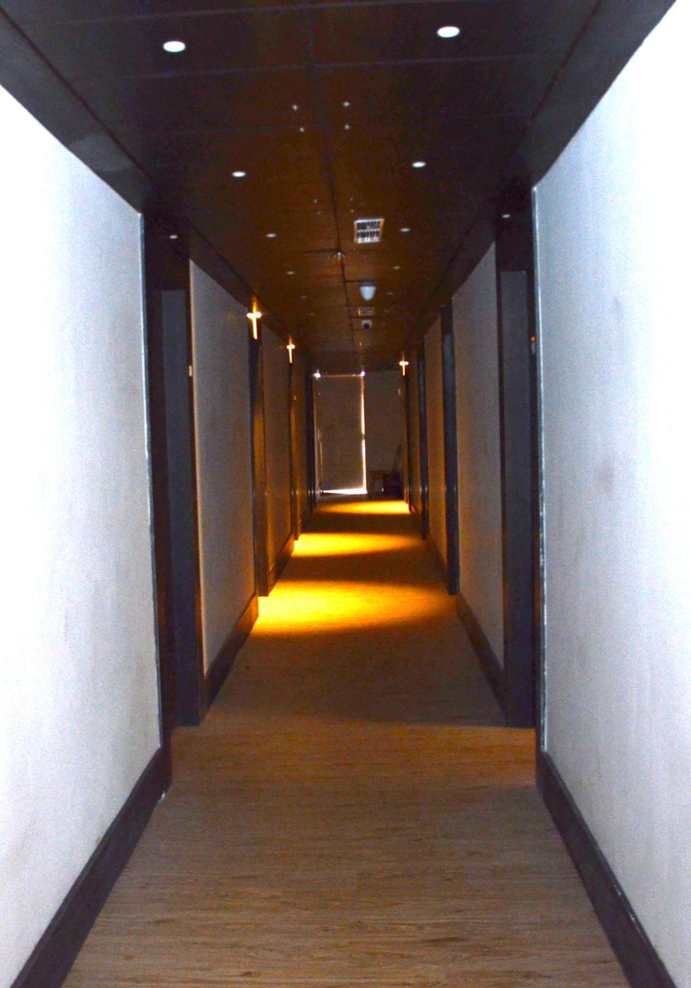 Noxx Residency Hotel Haora Exterior photo